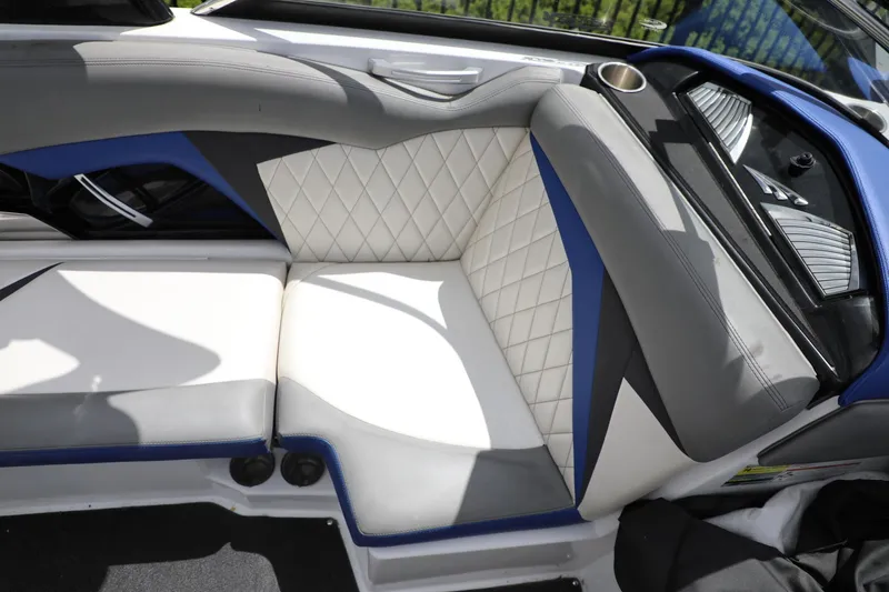 Slide: The Image of Tigé Z1 2013 - 16