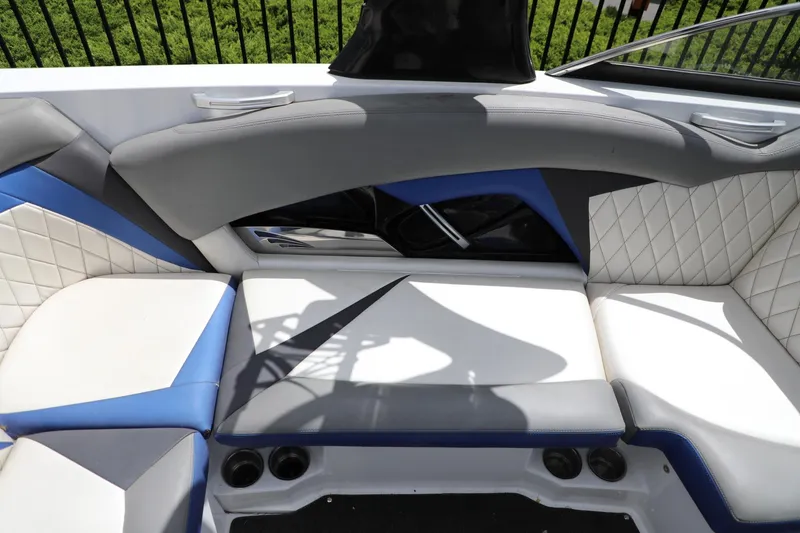 Slide: The Image of Tigé Z1 2013 - 17