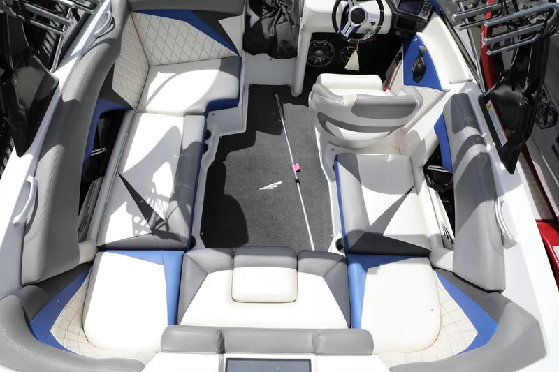 Slide: The Image of Tigé Z1 2013 - 5