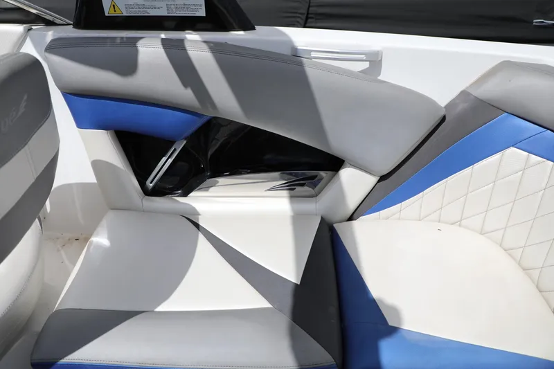 Slide: The Image of Tigé Z1 2013 - 9