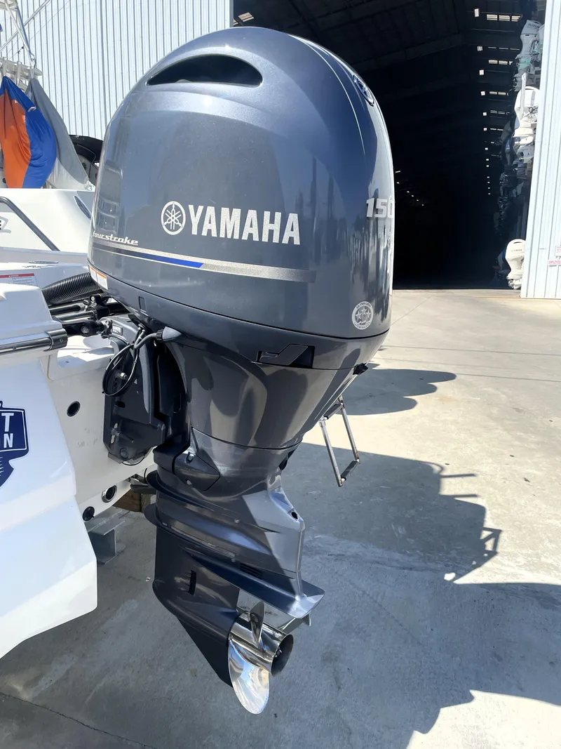 Slide: The Image of 2018 Robalo 206 Cayman with Yamaha 150 outboard motor. - 14