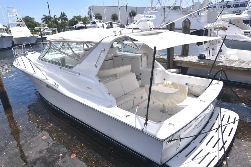 Slide: The Image of Hatteras 39 Mobile Home - Profile on dock - 26