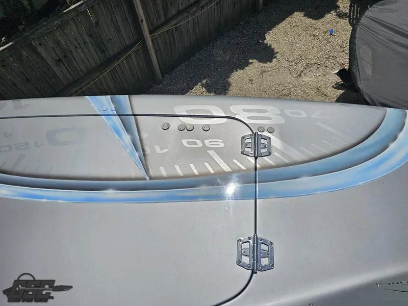 Slide: The Image of Top view of 2007 MTI 44 AMG TRIBUTE boat with custom paint design. - 25