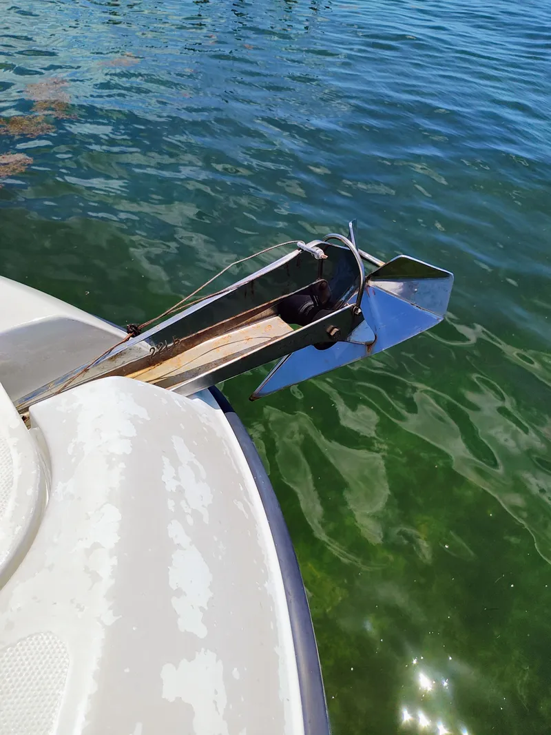 Slide: The Image of Close-up of anchor on 2008 Hydra-Sports Vector 2900 CC boat in water. - 17