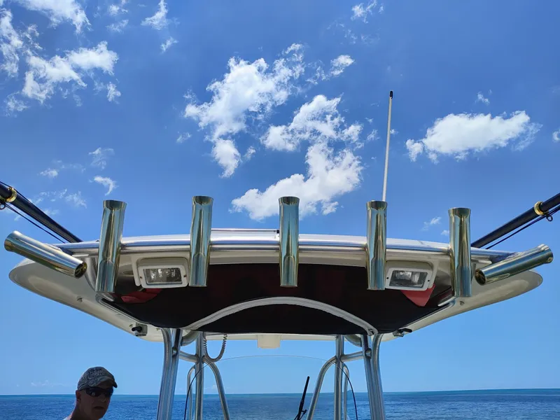 Slide: The Image of 2008 Hydra-Sports Vector 2900 CC boat with rod holders and blue sky background. - 20