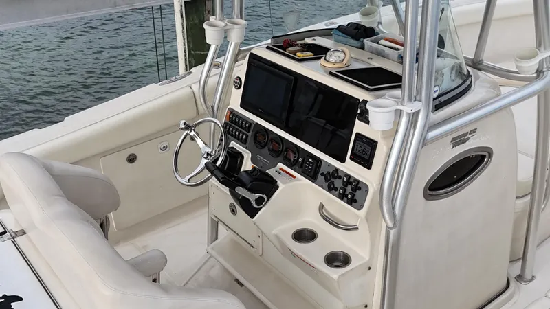 Slide: The Image of Hydra-Sports Vector 2900 CC 2008 - 90