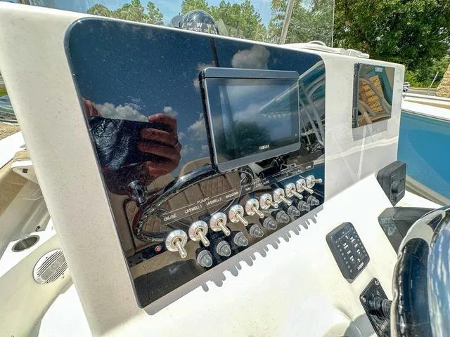 Slide: The Image of Sea Pro 202 Center Console 2024 - 15