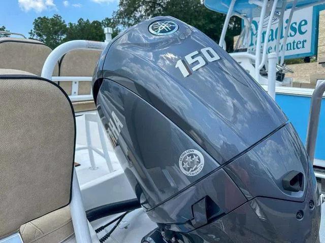 Slide: The Image of Sea Pro 202 Center Console 2024 - 7