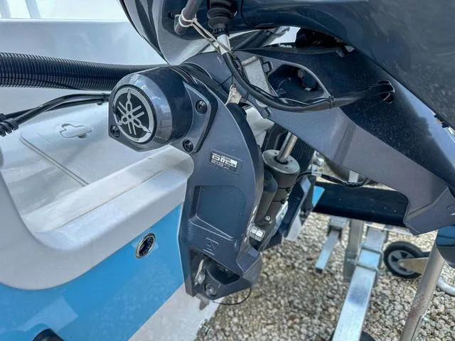Slide: The Image of Sea Pro 202 Center Console 2024 - 8