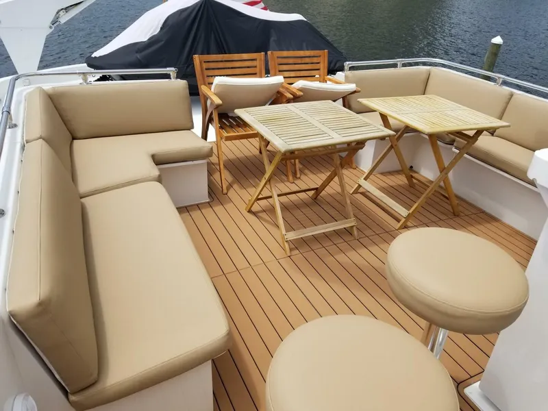 Slide: The Image of Hatteras CUSTOM COCKPIT MOTOR YACHT 1989 - 8