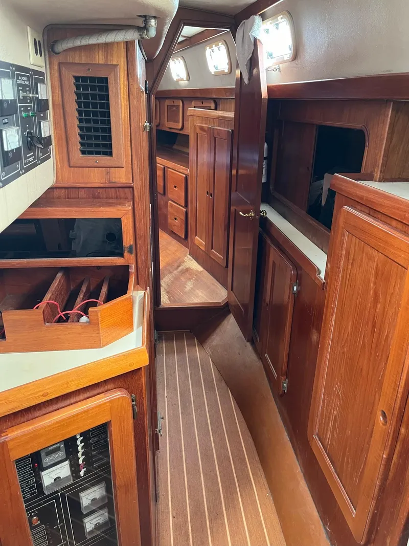 Slide: The Image of Morgan 43 CC 1987 - 12