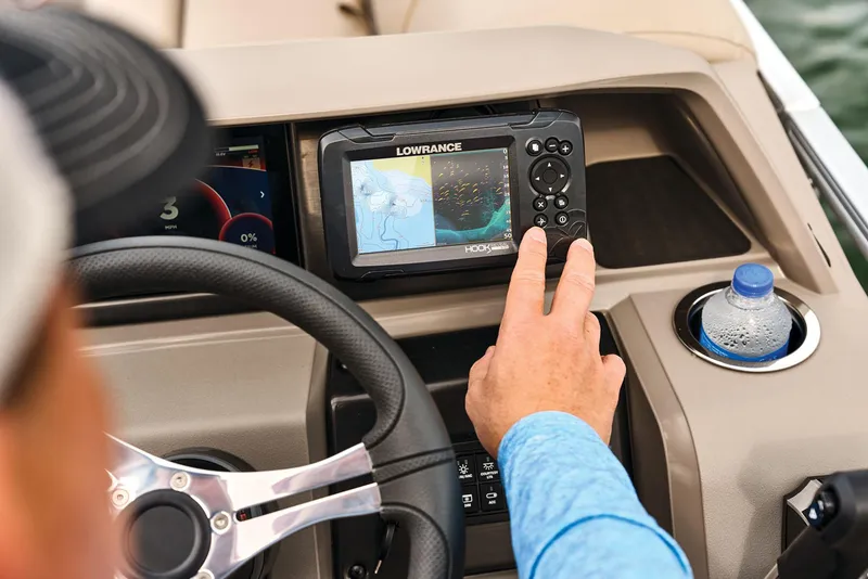 Slide: The Image of Sun Tracker SportFish 22 DLX 2024 - 75