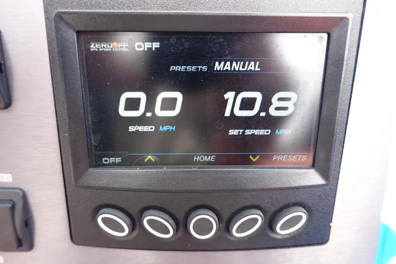 Slide: The Image of MasterCraft NXT22 2021 boat dashboard display showing speed and set speed. - 40