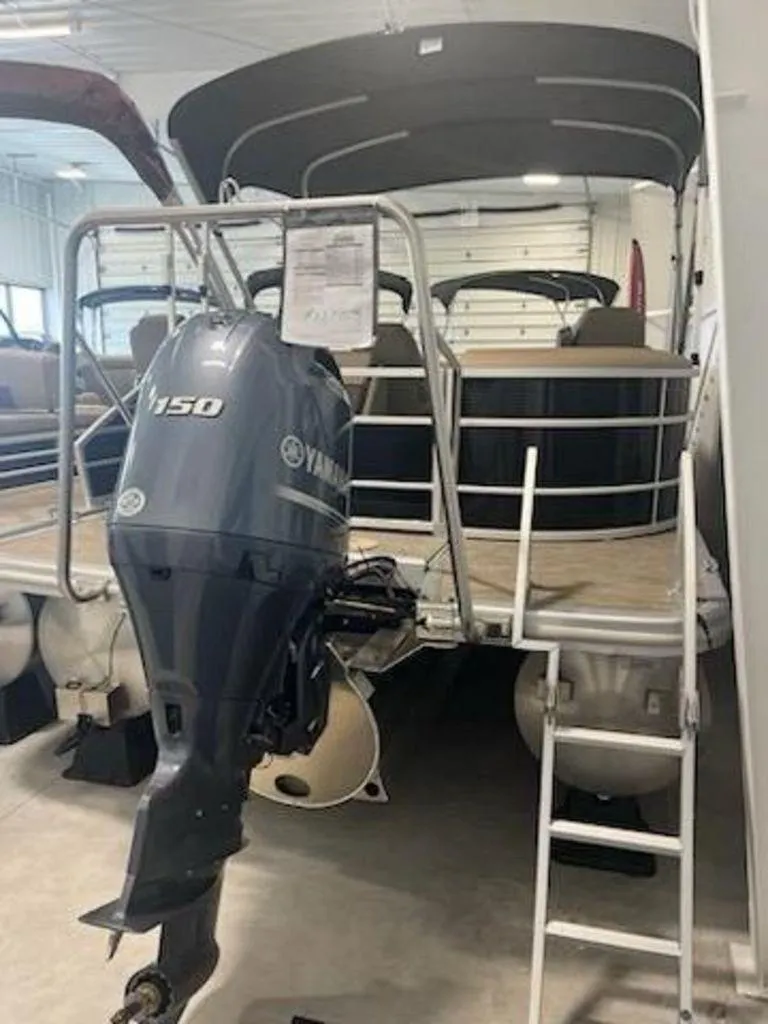 Slide: The Image of 2022 Bennington 22 SXSR SPS pontoon boat with Yamaha 150 outboard motor. - 3