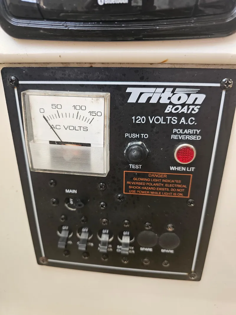 Slide: The Image of Triton 2690 WA 2005 - 15