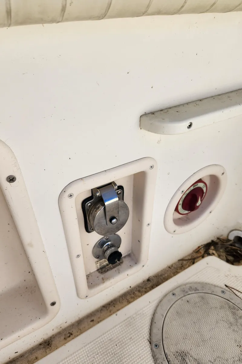 Slide: The Image of Control panel on a 1999 Renken 2788 boat. - 6