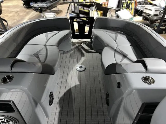 Slide: The Image of Manitou LX 23 Rear Facing X-Treme (RFX) Single Engine V-To 2024 - 12