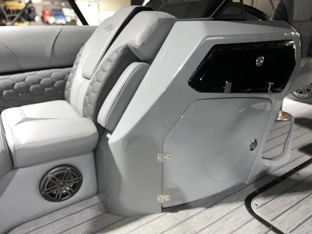 Slide: The Image of Manitou LX 23 Rear Facing X-Treme (RFX) Single Engine V-To 2024 - 19