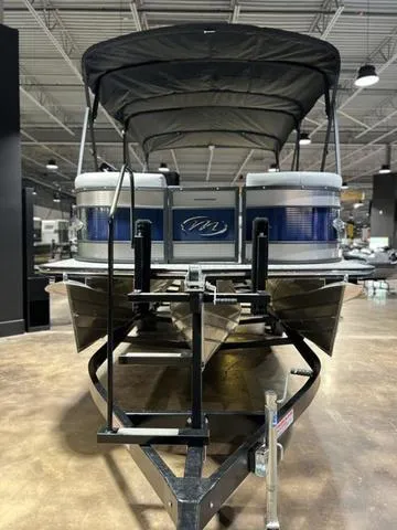 Slide: The Image of Manitou LX 23 Rear Facing X-Treme (RFX) Single Engine V-To 2024 - 4