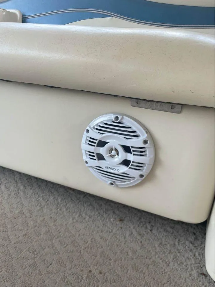 Slide: The Image of Kenwood speaker on a 2008 Sweetwater SW 2386 DFS-3 Gate boat. - 7
