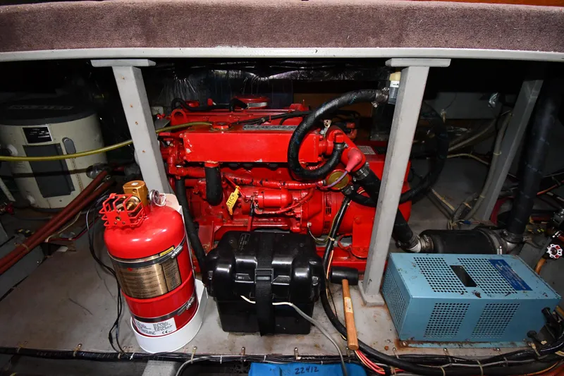 Slide: The Image of Tollycraft 34 Sundeck 1988 - 67