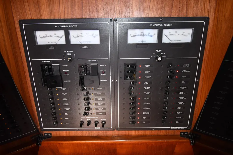 Slide: The Image of Tollycraft 34 Sundeck Motor Yacht 1988 - 50