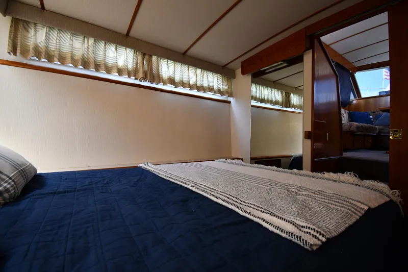 Slide: The Image of Tollycraft 34 Sundeck Motor Yacht 1988 - 52