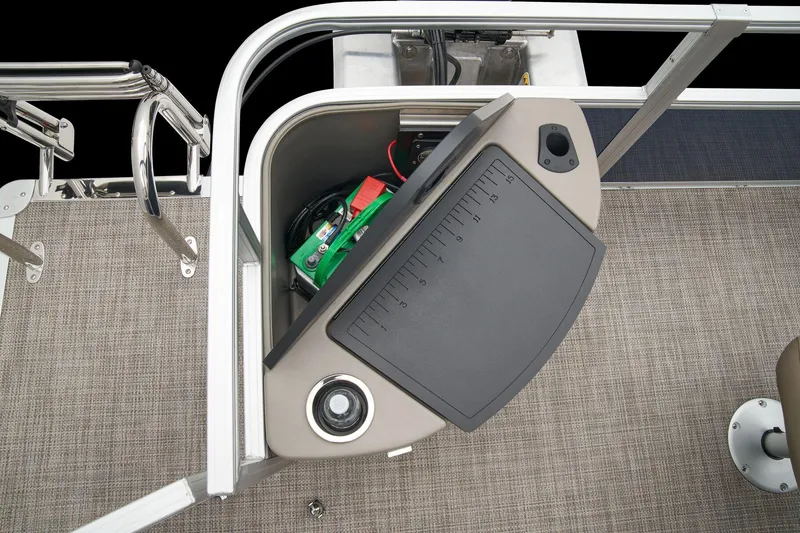 Slide: The Image of Ranger Reata 200F 2024 - 50