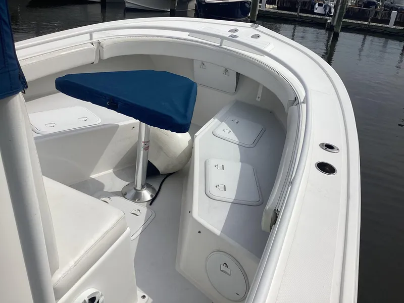 Slide: The Image of Steiger Craft 255 Long Beach 2012 Boot, Innenansicht mit Sitzbereich. - 8