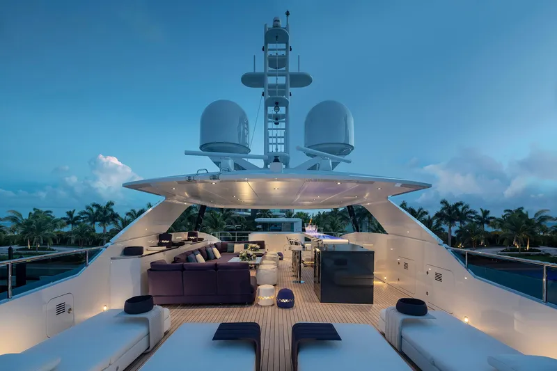 Slide: The Image of 164' Heesen 2021 (ELA) Sundeck - 23