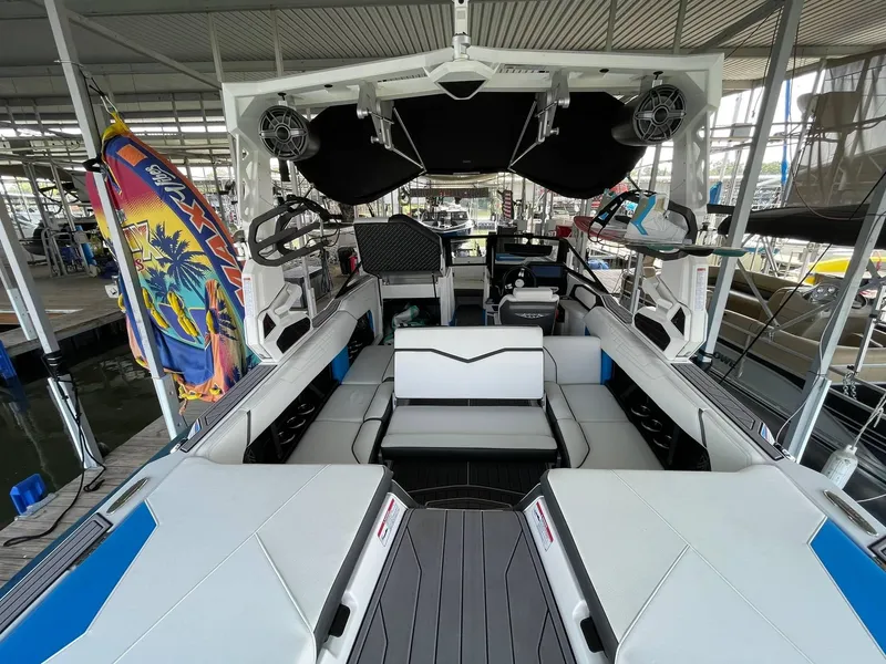 Slide: The Image of Nautique Super Air Nautique S23 2023 - 4