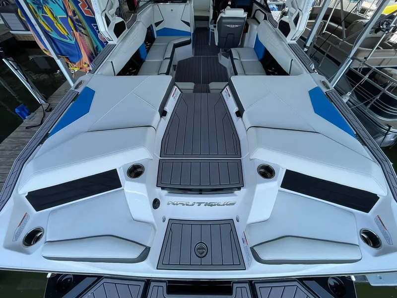 Slide: The Image of Nautique Super Air Nautique S23 2023 - 5