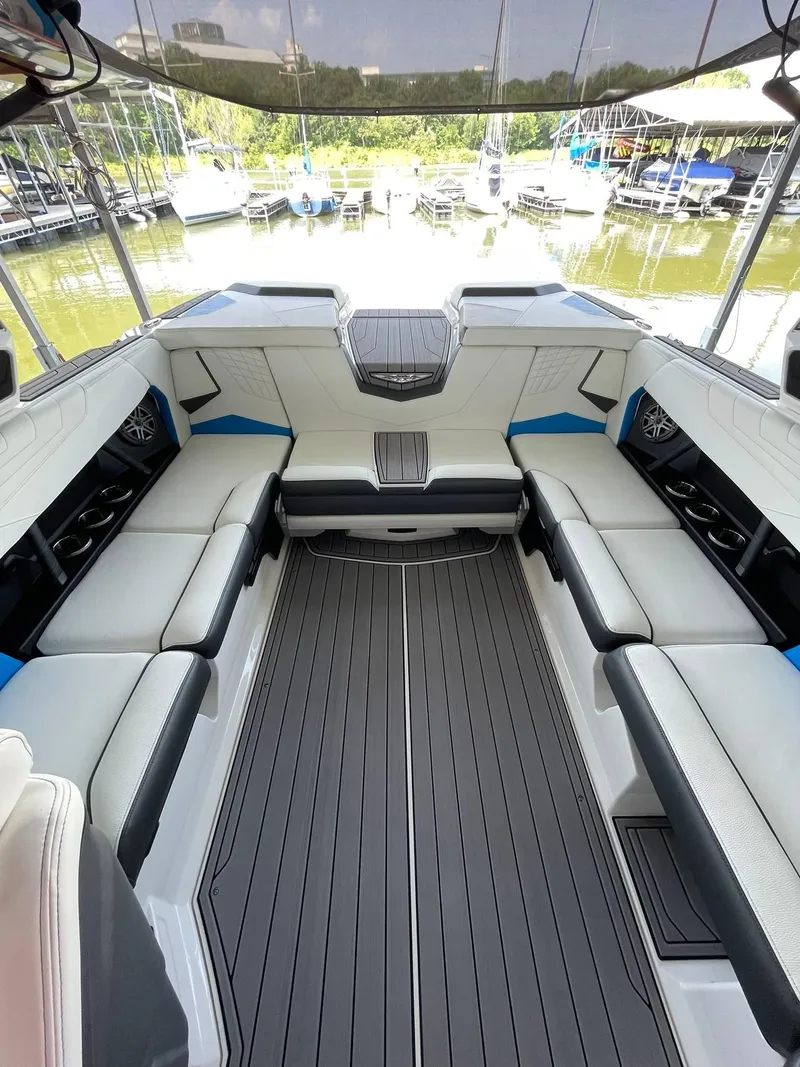 Slide: The Image of Nautique Super Air Nautique S23 2023 - 8