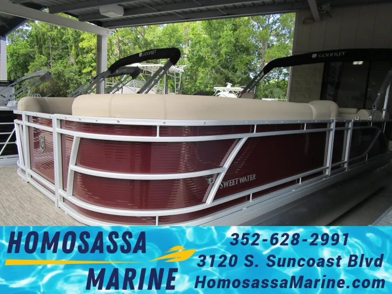 Slide: The Image of 2024 Sweetwater Split Bench SW 2286 SB pontoon boat at Homosassa Marine dealership. - 1