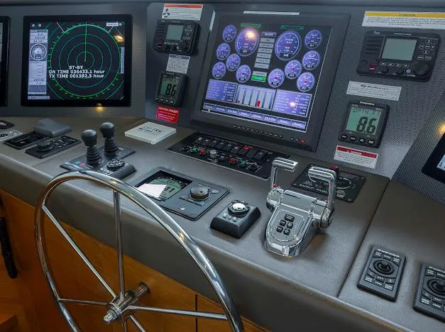 Slide: The Image of Hatteras 100 Raised Pilothouse 2015 - 104