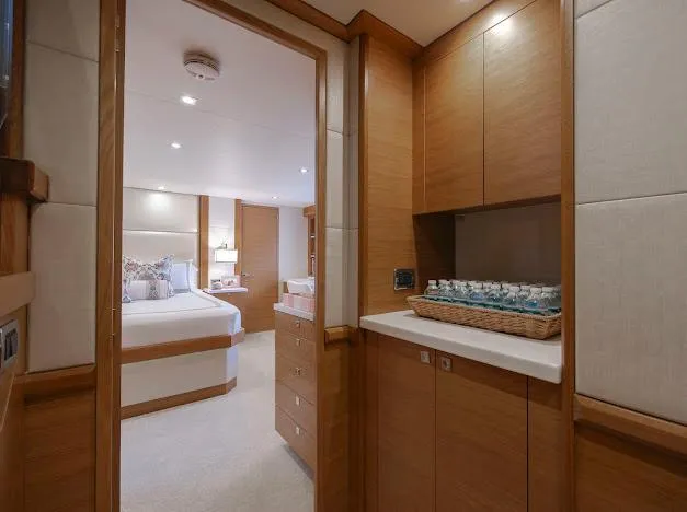 Slide: The Image of Hatteras 100 Raised Pilothouse 2015 - 111