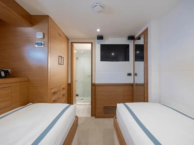 Slide: The Image of Hatteras 100 Raised Pilothouse 2015 - 127