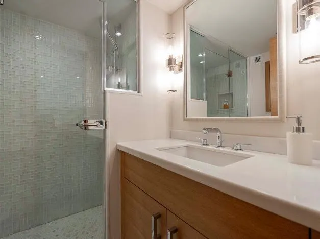 Slide: The Image of Hatteras 100 Raised Pilothouse 2015 - 128