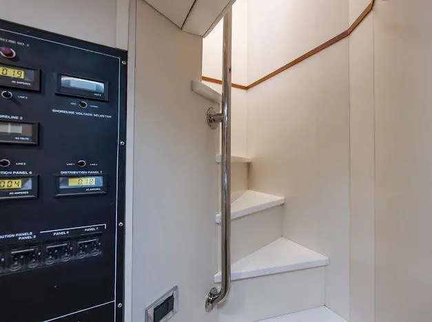 Slide: The Image of Hatteras 100 Raised Pilothouse 2015 - 152