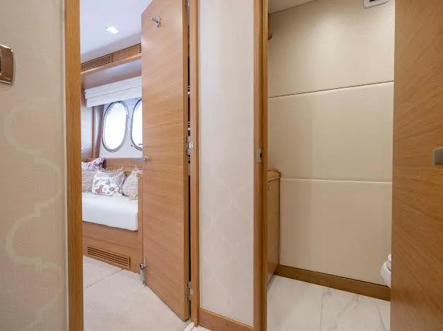 Slide: The Image of Hatteras 100 Raised Pilothouse 2015 - 170