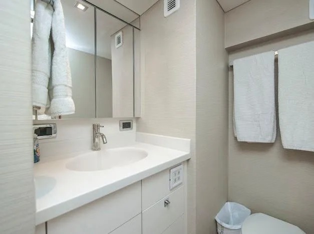 Slide: The Image of Hatteras 100 Raised Pilothouse 2015 - 174