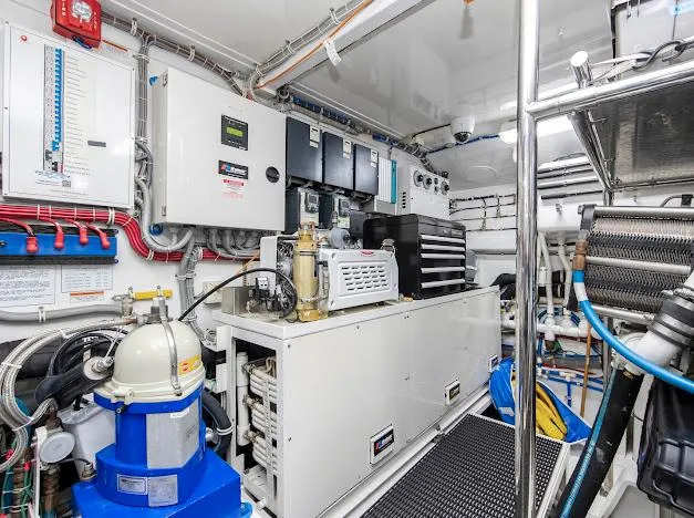 Slide: The Image of Hatteras 100 Raised Pilothouse 2015 - 183