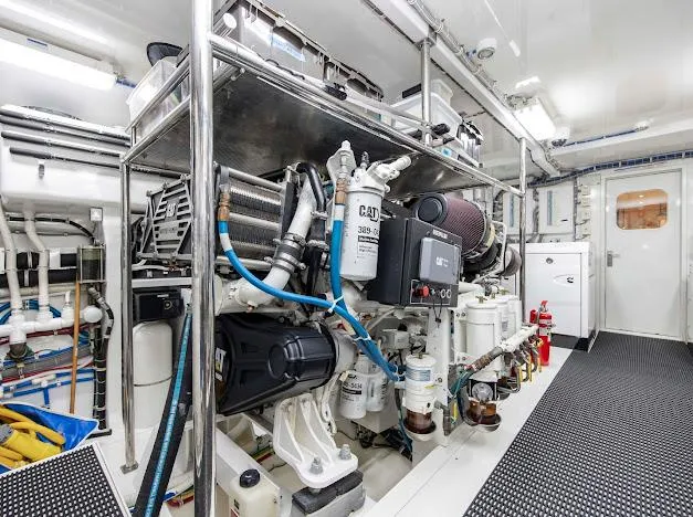 Slide: The Image of Hatteras 100 Raised Pilothouse 2015 - 187