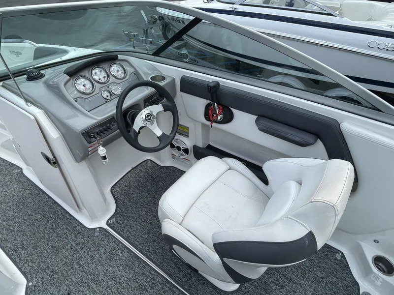 Slide: The Image of Chaparral H20 2015 - 10