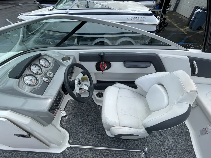 Slide: The Image of Chaparral H20 2015 - 11