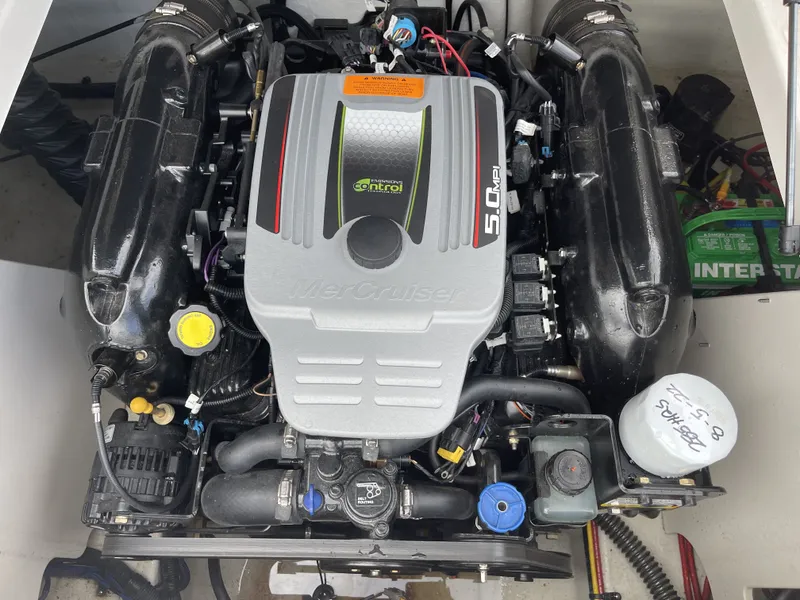 Slide: The Image of Chaparral H20 2015 - 17