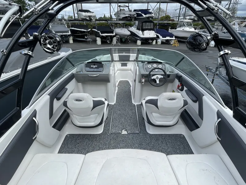 Slide: The Image of Chaparral H20 2015 - 8