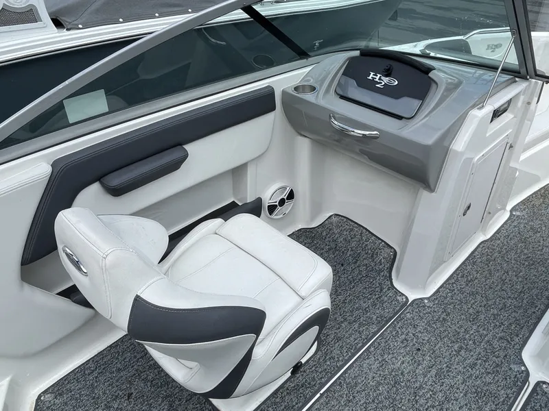 Slide: The Image of Chaparral H20 2015 - 9