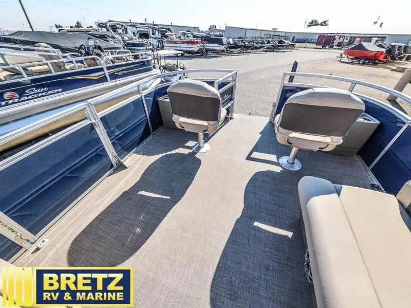 Slide: The Image of 2024 Fishin' Barge 22 DLX pontoon boat at Bretz RV & Marine dealership. - 14