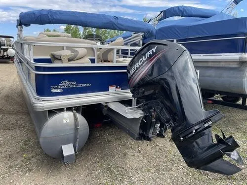 Slide: The Image of 2016 Sun Tracker Fishin' Barge 20 DLX pontoon boat with Mercury outboard motor. - 4